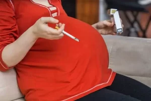 تأثیر اعتیاد بر نوزاد در دوران بارداری مادر