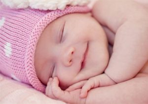 علت خندیدن نوزاد در خواب چیست؟