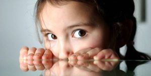 علت احساس غریبی کردن نوزاد چیست؟
