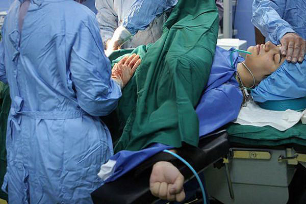 سزارین با بیهوشی یا بی حسی