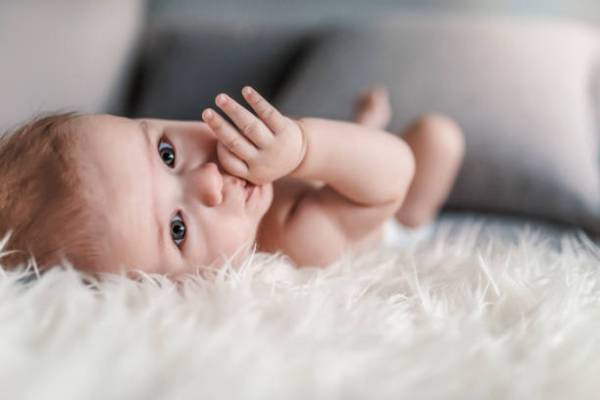 مکیدن انگشت در کودکان