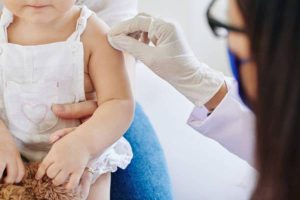 استحمام نوزاد بعد از تزریق واکسن