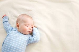 زمان تعویض ملحفه تشک کودک کی است؟