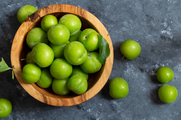 گوجه سبز در ظرف