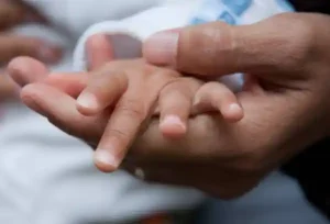 نحوه کوتاه کردن ناخن نوزاد