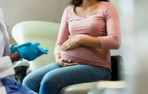 چگونه بفهمیم که در بارداری انقباض کاذب یا واقعی داریم؟