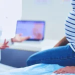 خانم باردار در مطب دکتر