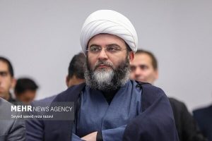 حجت‌الاسلام قمی: مسجد مرکزی محوری در جامعه است